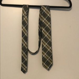 RW&CO Slim Tie Green with Tan/White Pattern